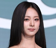 쯔위, 트와이스 막내의 '반전'…"성숙·섹시까지" 위풍당당 '솔로 데뷔'[종합]