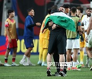 [포토S] 한국과 무승부에 너무나도 기뻐하는 팔레스타인