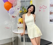 한예슬, '♥10살 연하' 반할만하네…비현실적 인형 미모