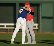 뜨거운 포옹 후 6개월, 트라웃은 그곳에 없었다[스조산책 MLB]