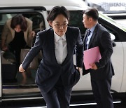 ‘호별 방문.허위사실 공표’ 혐의...조지연 의원, 공직선거법 위반 검찰 조사