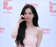 "지민아"…'역대급 인파' 에스파 카리나 초미니 원피스에 성수동 '들썩들썩' [MD동영상]