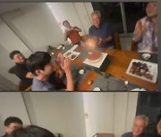 이쯤해야 찐측근…문재인-김정숙, 탁현민 생일 맞아 "사랑하는…" 박수치고 노래