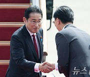 기시다 후미오 일본 총리 '출국'