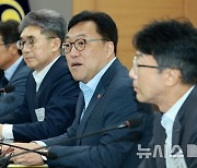 흔들리는 저축은행…금융당국, 연일 건전성 관리 압박