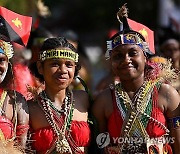 PAPUA NEW GUINEA POPE