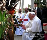 PAPUA NEW GUINEA POPE