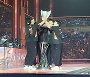 한화생명e스포츠, 2941일 만에 LCK 정상…제카, 파이널 MVP