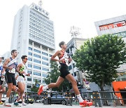 늦더위도 못 말린 건각들 질주…서울·한전 ‘대역전 드라마’