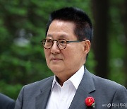 박지원, '재보궐 경쟁' 조국에 "진보 분화 시작될 우려"