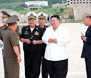 해군기지에 ICBM…"북한, 대선 앞둔 미국 압박"