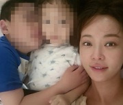 '이혼→결별' 황정음, 육아 집중하는 근황…똑 닮은 子와 '단란'