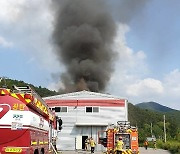 北쓰레기풍선에 ‘기폭제’…파주 제약회사 창고에 불