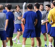 '24시간→전술 탓하는 자비없는 축구판' 홍명보 감독, 증명해야 할 오만전이 중요한 이유