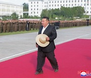 광폭 ‘군사행보’ 보이던 김정은, 정권수립일 경축식엔 불참