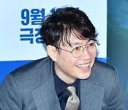 베테랑2  류승완 감독,   환한 웃음  [포토엔HD]