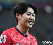 '윙어+중원' 싹다 밀렸던 이강인, 주전 경쟁 청신호...PSG MF 2명 모두 부상 이탈