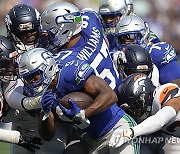 APTOPIX Broncos Seahawks Football