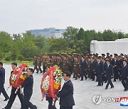 북한, 정권수립 76주년 맞아 대성산혁명열사릉에 헌화