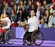 尹, 원유민 IPC 선수위원 당선 축하…"스포츠 역사 새 지평"