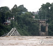 epaselect VIETNAM BRIDGE COLLAPSE