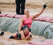 상의 탈의한 채 진흙탕에서 뒹구는 육탄전…'여왕벌게임' 제작진 "적나라하게 보여줄 것"