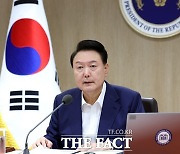 尹 "정부 안내 따르면 추석 연휴 때 의료서비스 받을 수 있다"