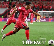 [속보] 황희찬 '번쩍' 선제골, 오만전 전반 10분 1-0 리드...손흥민 어시스트