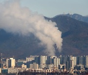 온실가스 배출량, 2년 연속 줄었다…“원전·신재생 확대 영향”