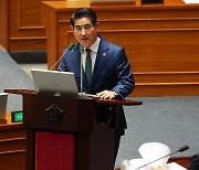 민주, 윤 부부-김용현 골프 의혹 제기...김 “사실이면 옷 벗어”