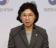 정부 "여름철 코로나19 유행, 2주 연속 감소세 뚜렷‥연휴 기간에 주의해야"