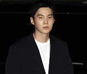 검찰, ‘전동스쿠터 음주운전 혐의’ BTS 슈가에 ‘약식 기소’