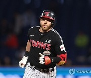 '홈런·타점·장타율·OPS 등 월간 1위' LG 오스틴, KBO 8월 MVP 선정