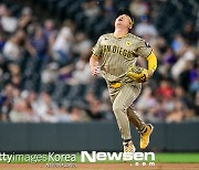 감독 “기대만큼 가깝지 않아”, 김하성 복귀 계속 늦어지고…MLB.com “SD, 만일 대비해야”