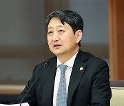 산업장관 "원전, 탄소중립 대안으로 중요…예산 확대 지원"