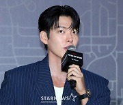 김우빈 "'무도실무관' 위해 8kg 증량.. 붓기, 일부러 안 빼"