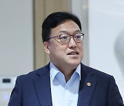 김병환 금융위원장, 국무회의 참석