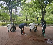 대구 국채보상공원서 '추종주행서비스로봇' 시범 운영