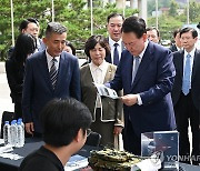 윤석열 대통령, 제대군인 취·창업 박람회 방문