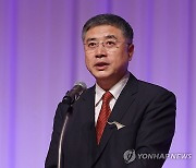 한중일 관광장관회의 환영 만찬회서 인사말하는 장정 부부장