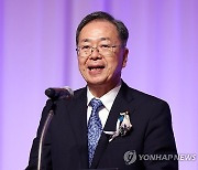 한중일 관광장관회의 환영 만찬회서 인사말하는 일본 국토교통성 대신