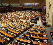 대정부질문서 대일정책 공방…"한일관계 복원" vs "日 대변"