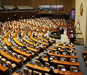 '외교·통일·안보 정책' 두고 공방…與 "선동 그만" 野 "이게 나라냐"