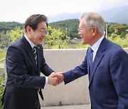 이재명, 평산책방 직원 폭행 사건에 “끔찍한 범죄행위…적대정치 종식해야”