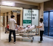 대통령실 "의대 증원 2000명은 과학적 답…의료계, 근거 갖춘 방안 필요"