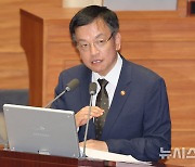 최상목 "국가전체로 보면 지역화폐 효과 의구심…가계부채 경계감"