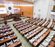 서울시의회, '조희연 선처' 성명 교원들 직위해제 요구 결의안 처리