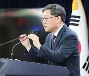 [속보] ‘국민 더 죽어야’ 의대생 발언에 정부 “의사 선배들이 교정해야”