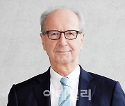 폭스바겐 회장, EU 병든 자동차 산업 살리려면 '이것' 해야