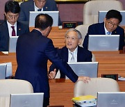 국회 호출에 귀국한 유인촌…대참 용호성, 日에 `사도광산 후속조치` 당부